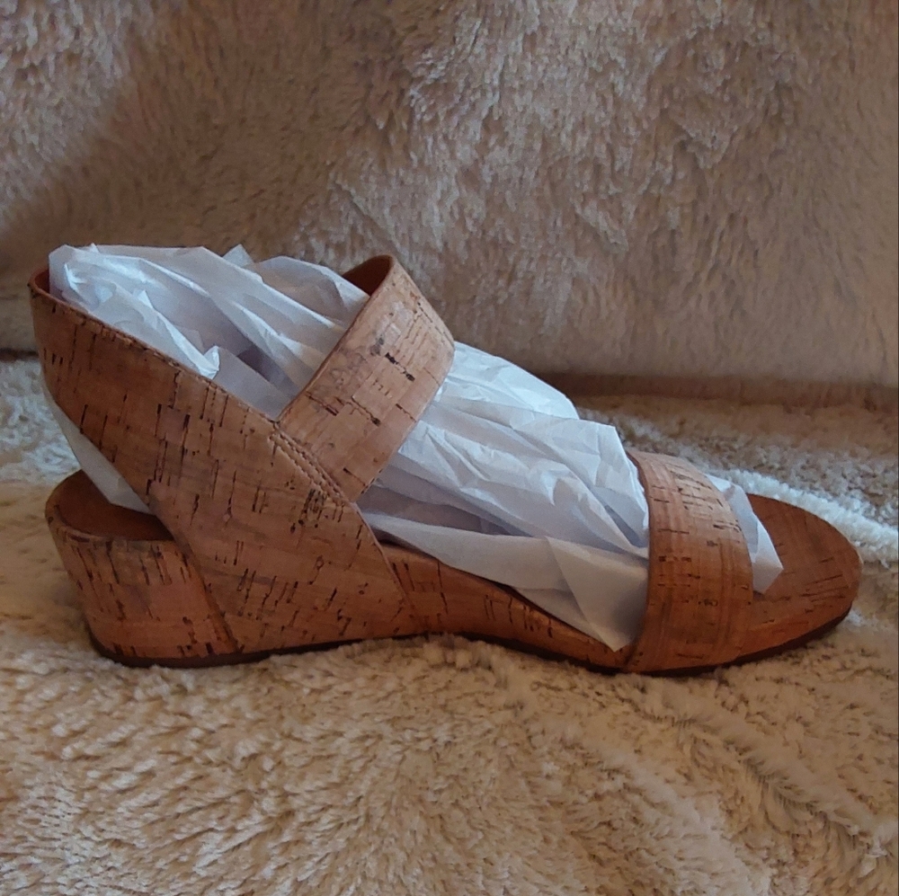 🌺 NEW Gentle Souls by Kenneth Cole Cork Wedge Sandals - Picture 3 of 10